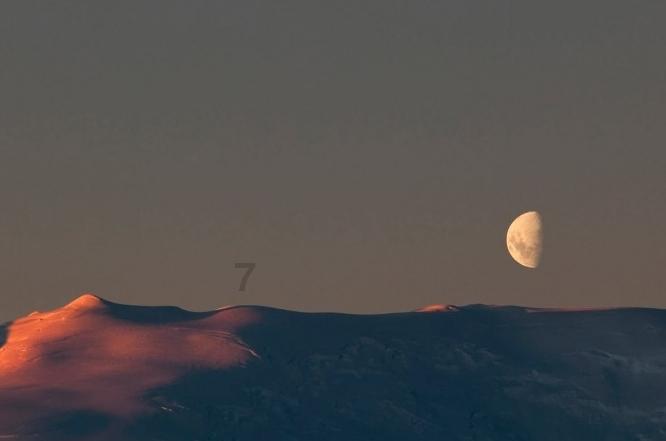 霍家四代同堂：郭晶晶彰显主母地位，何超琼梁安琪同场不同框尴尬
